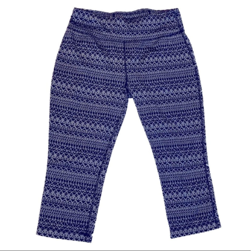 Small Danskin Now Gray & Black Tribal Print Capri Cropped Workout leggings
